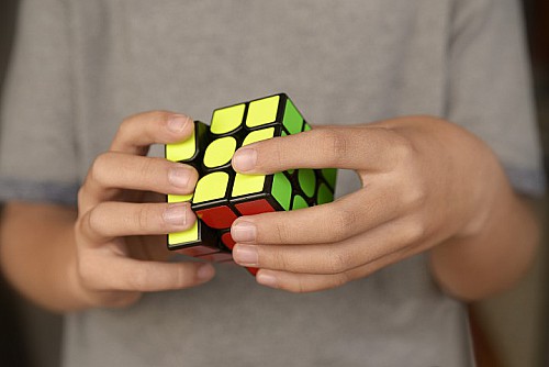 Rubik’s Cube competition – Magic in Pakistan